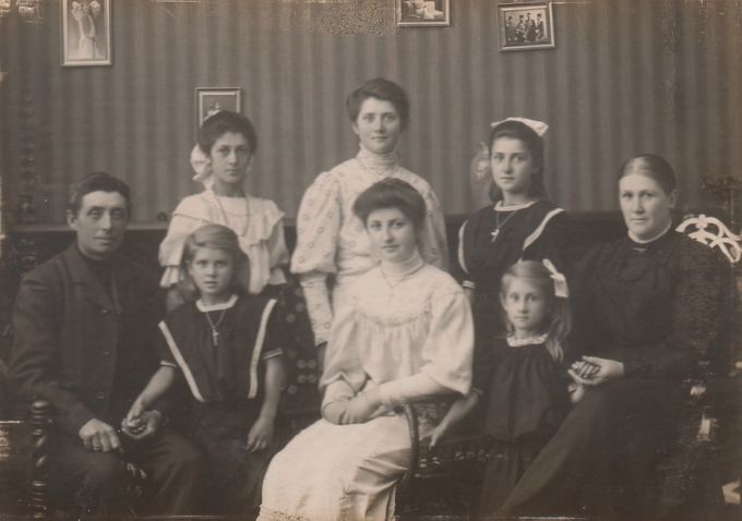 Fåremølle-familiens 6 søstre